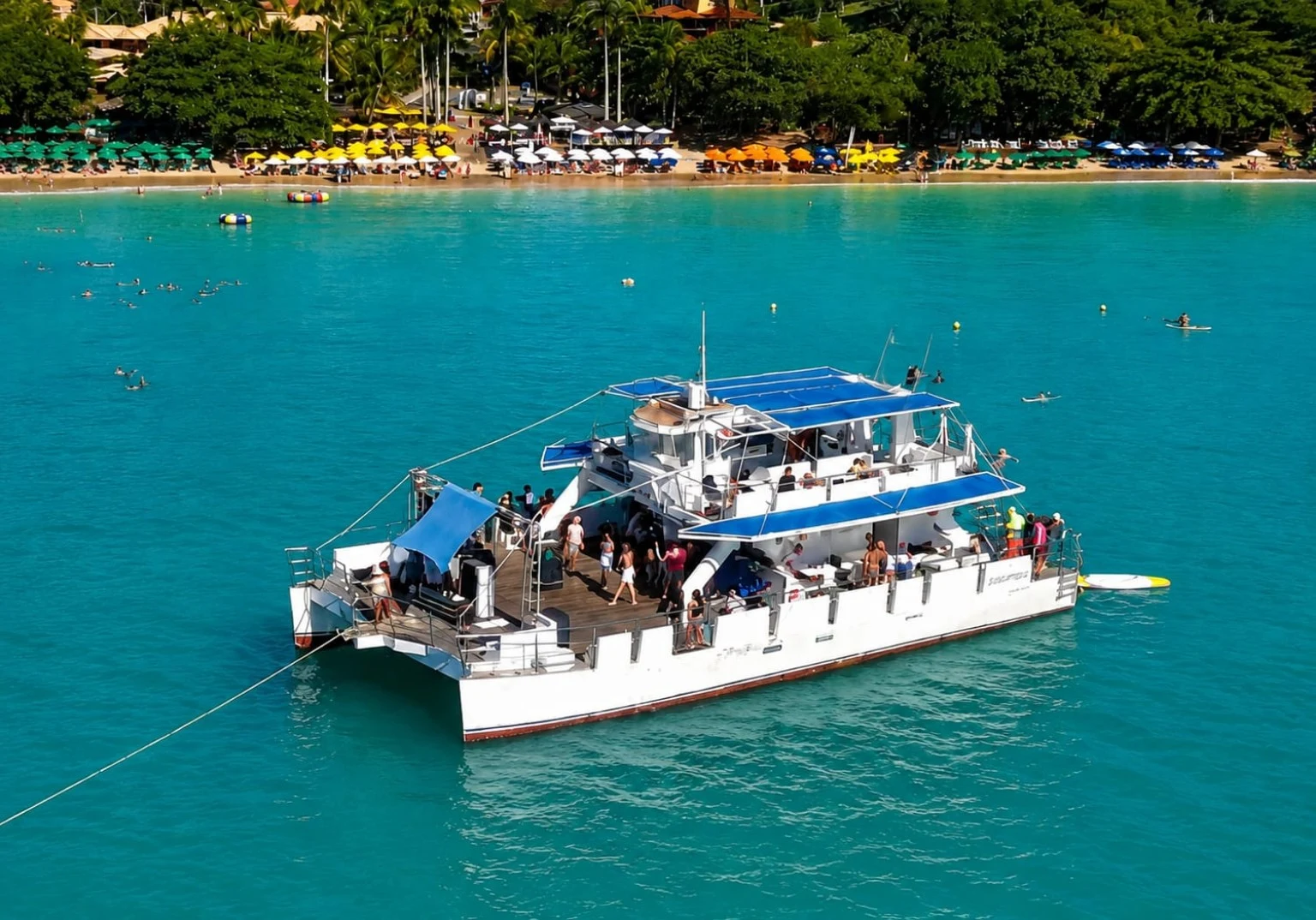 Passeio de barco e paisagem de Búzios